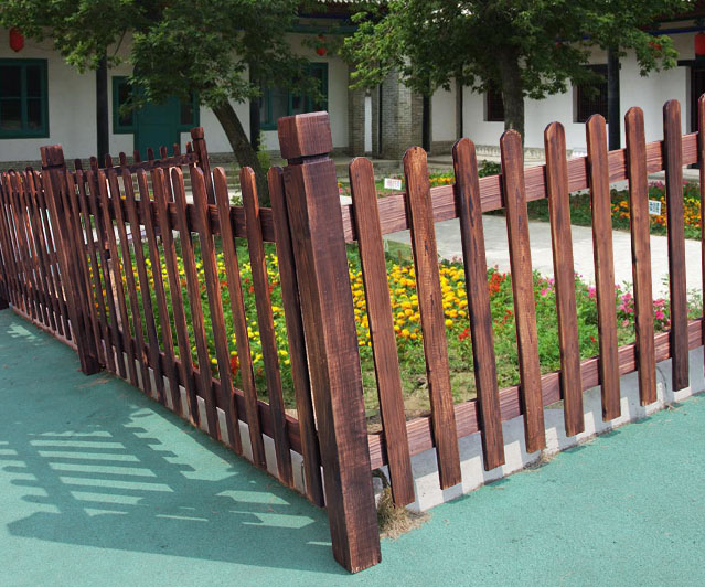 防腐木栅栏