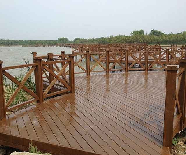 防腐木栈道